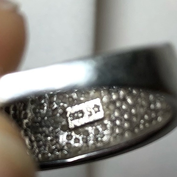 Sterling Silver with Opal inlay Ring; approx. size 6.5-7.5 - Picture 5 of 6